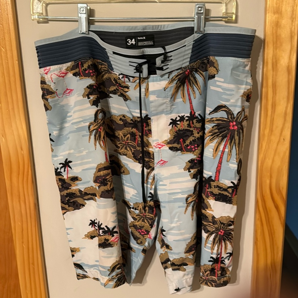 Hurley men’s board shorts